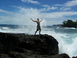 boy-in-waves-140496_1280