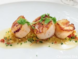 broiled-scallops on a plate