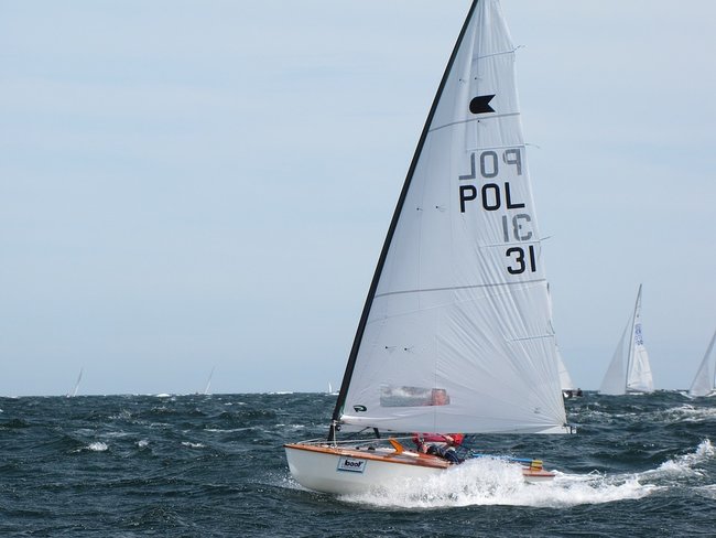 Clothes to wear on a Dinghy sailing boat