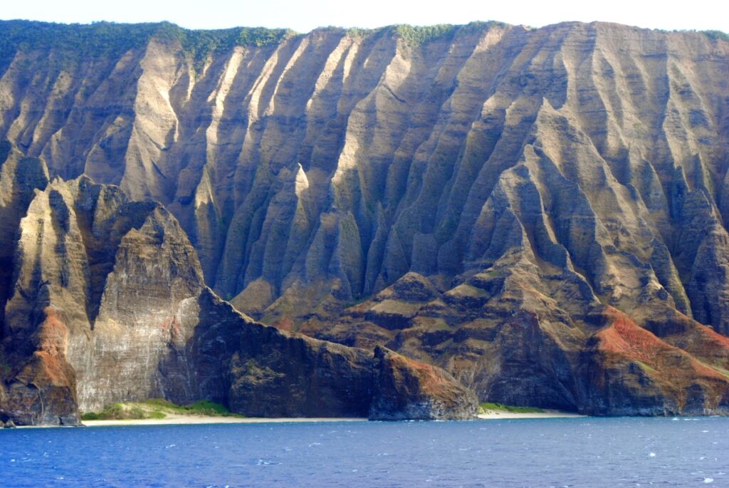 LUCKY LADY Deluxe Na Pali Sunset catamaran Tour