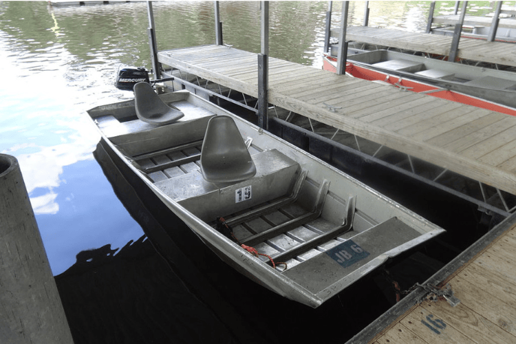 Jon Boat type of small boat 